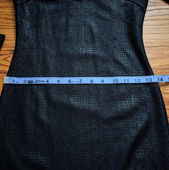 NWOT 🖤 Codigo Faux Textured Python Snakeskin Black Plunge V-Neck Dress - Picture 7 of 8